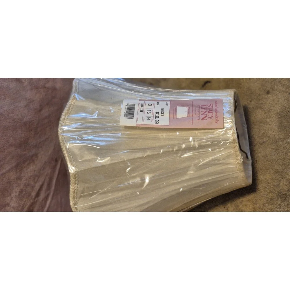Lot of 4 Stacy Lynn Studios Fashion Lampshades – White – New NOS